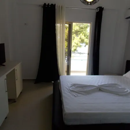 Sunrays 酒店 Sarandë